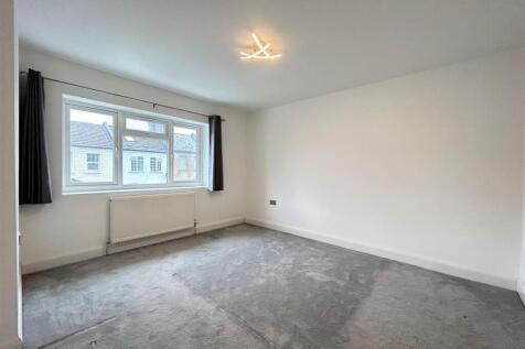Bedroom 1 .jpg