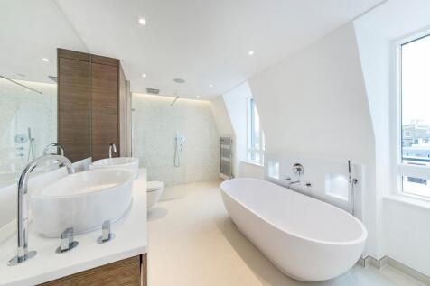 Master bathroom.jpg