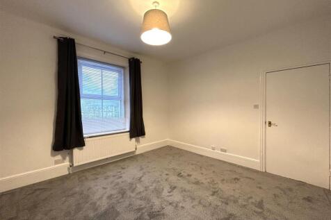 Living Room 1.JPG