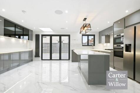 Kitchen/dining 