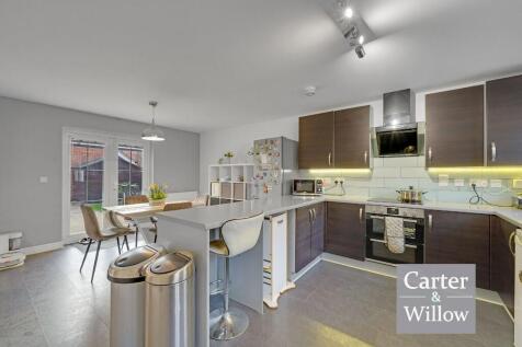 Kitchen/dining 