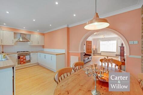 Kitchen/dining 