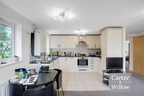 Kitchen/reception 