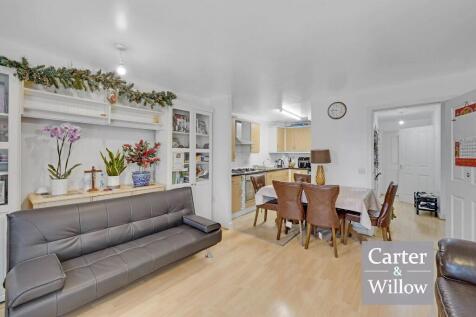 Kitchen/reception 