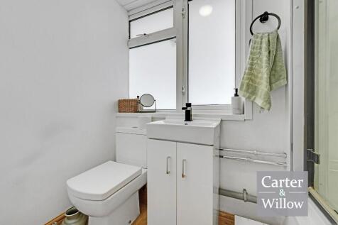 En suite Shower room