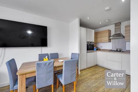 Kitchen/dining 