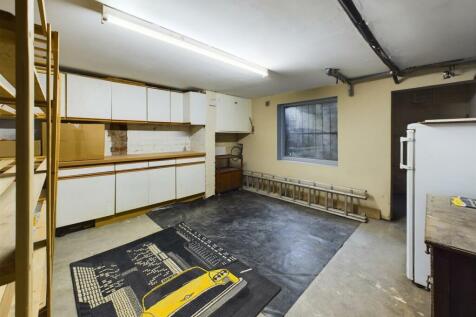 CAM02964G0-PR0240-STILL016.jpg