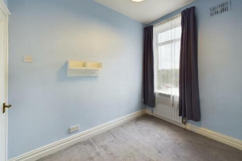CAM02964G0-PR0240-STILL038.jpg