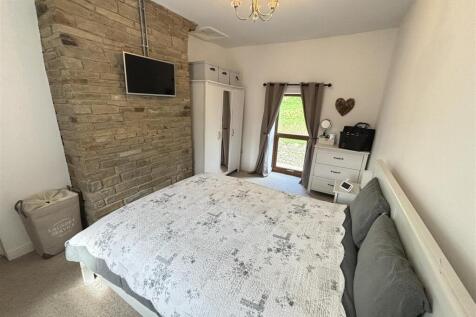 Master Bedroom.JPG