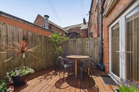 CAM05411G0-PR0029-STILL015.jpg