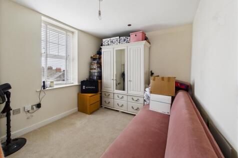 CAM05411G0-PR0039-STILL015.jpg