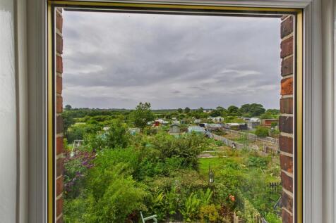 CAM05411G0-PR0066-STILL003.jpg