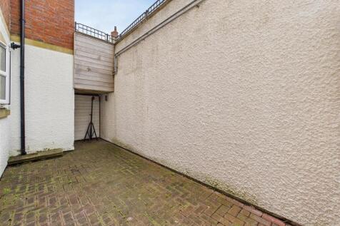 CAM05411G0-PR0071-STILL004.jpg