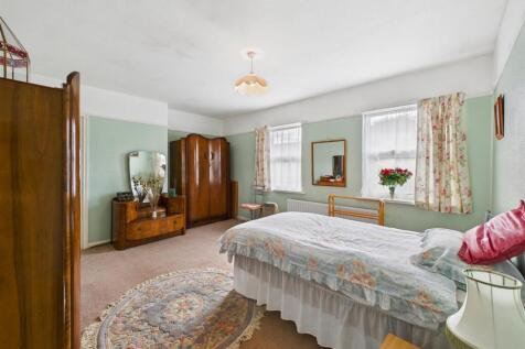 CAM05411G0-PR0096-STILL017.jpg