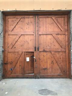 B15U5 Double Doors