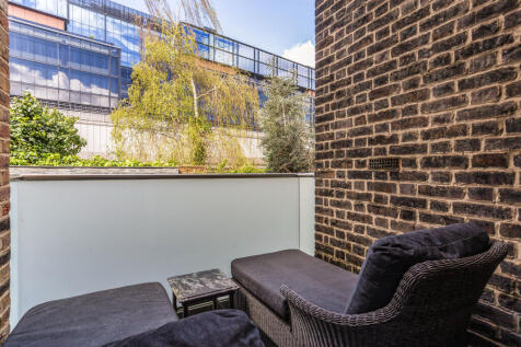 66761-Hugh-Street  (