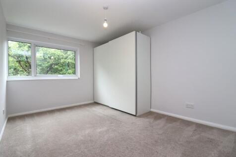 33 Oak Hill bedro...