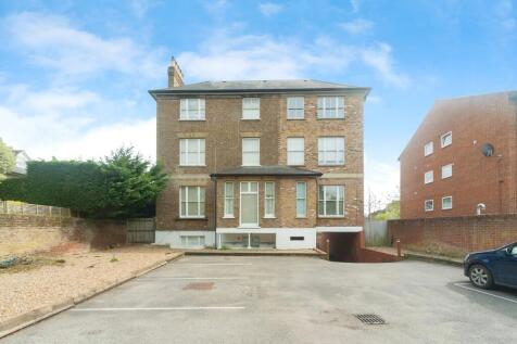 7 Lyndon House pa...