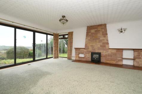 Lounge-Diner - doors and fireplace.jpg