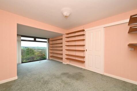 Bedroom One - shelving.jpg