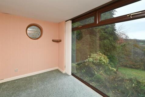 Bedroom One - porthole.jpg