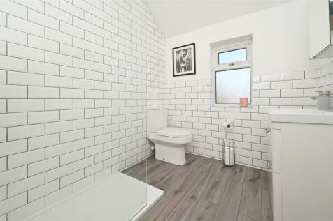 Shower Room.jpg