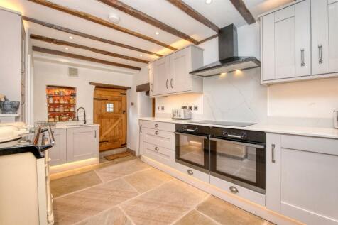 Kitchen towards dining room.jpg