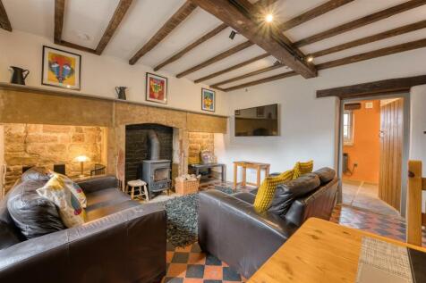 Manor Cottage Lounge-Diner towards kitchen.jpg