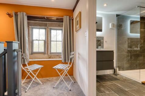 Manor Cottage seating to view.jpg