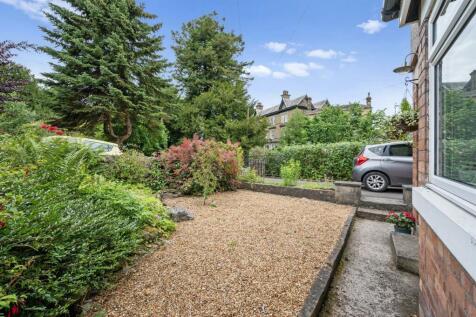 Front Garden and front driveway.jpg