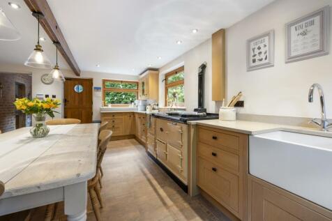 Kitchen - Aga.jpg