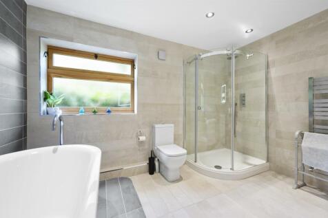 Ground floor bathroom - shower.jpg