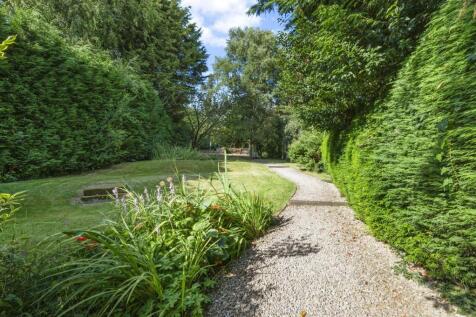 Garden - pond and towards summer house.jpg