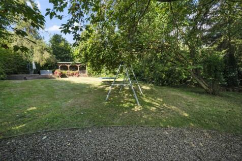 Garden - swing.jpg