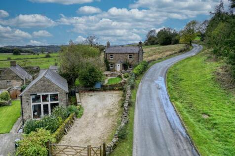 Cottage and driveway.jpg