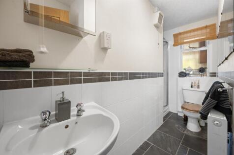 Shower Room.jpg