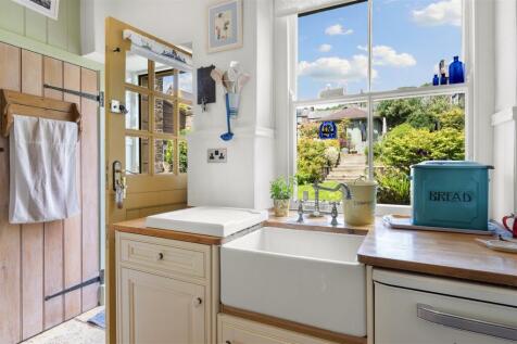 Kitchen sink to garden.jpg