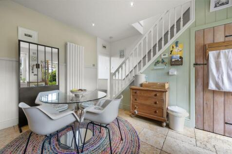 Kitchen-diner to stairs.jpg