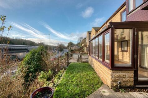 Conservatory and rear garden.jpg