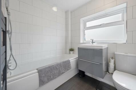 Bathroom - bath and vanity unit.jpg