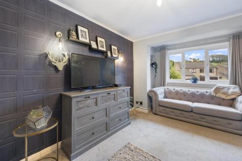 Lounge - panelled wall.jpg