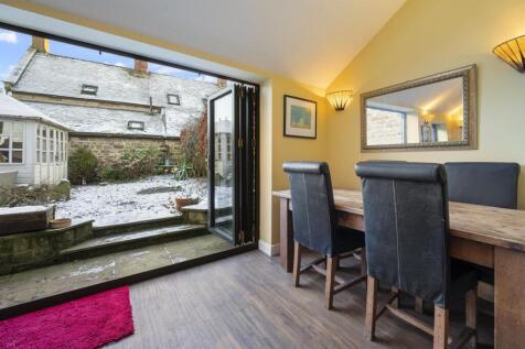 Open bifold doors to garden.jpg