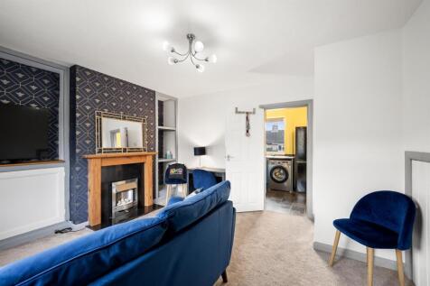 Sitting Room towards Kitchen.jpg