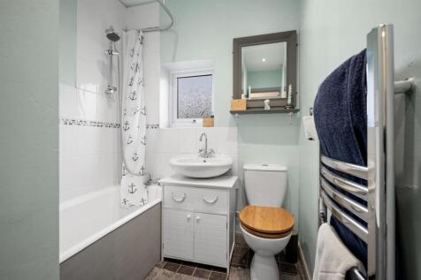 Bathroom.jpg