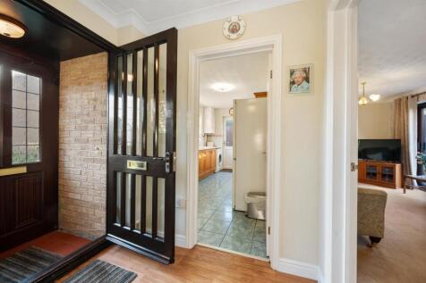 Entrance porch and kitchen.jpg