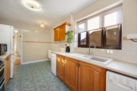 Kitchen towards entrance hallway.jpg