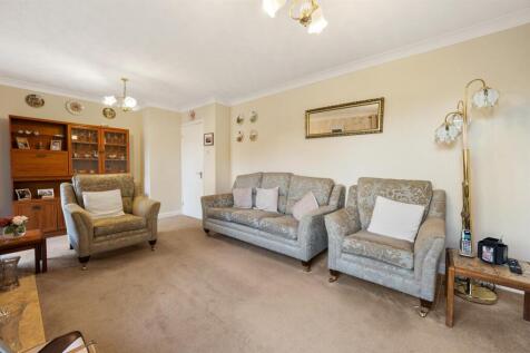 Sitting Room towards entrance hallway.jpg