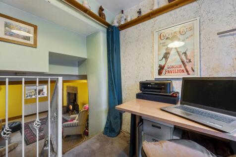 Office towards Lounge.jpg