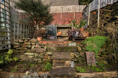 Garden - upper patio.jpg