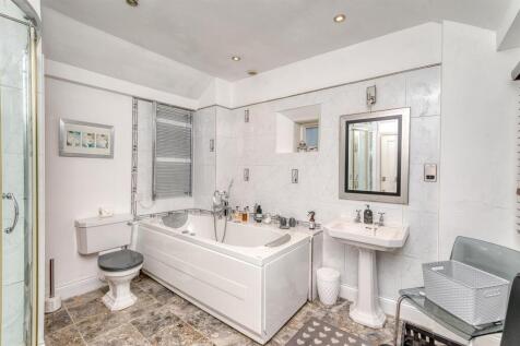 Annexe - Bathroom  .jpg